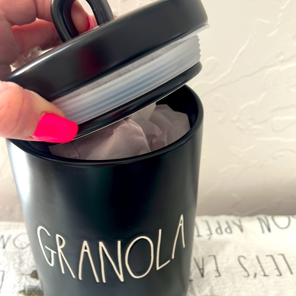 🆕Rae Dunn GRANOLA Black BN Ceramic Canister- VHTF.RARE DISCONTINUED - Picture 3 of 7
